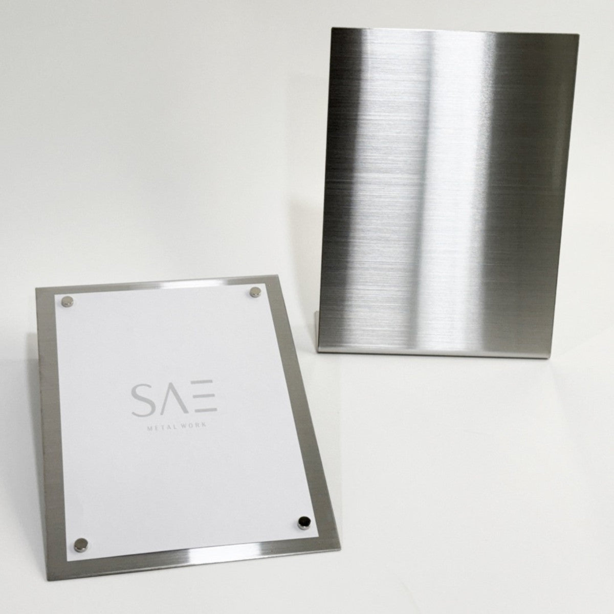 Stainless steel freestanding A6 POP plate, silver, 125×50×170mm
