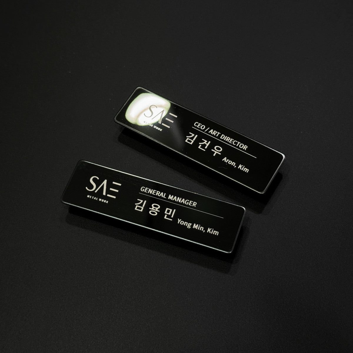블랙 스테인리스 레이저 각인 자석 명찰, 내구성 높은 금속 직원명찰
